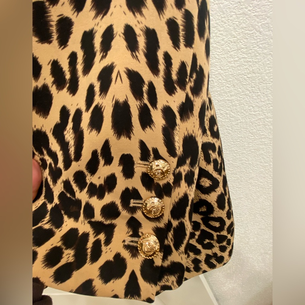 Leopard Print Jacket with Red inside Lining. 
Beautiful cinched waist fit - Picture 4 of 8
